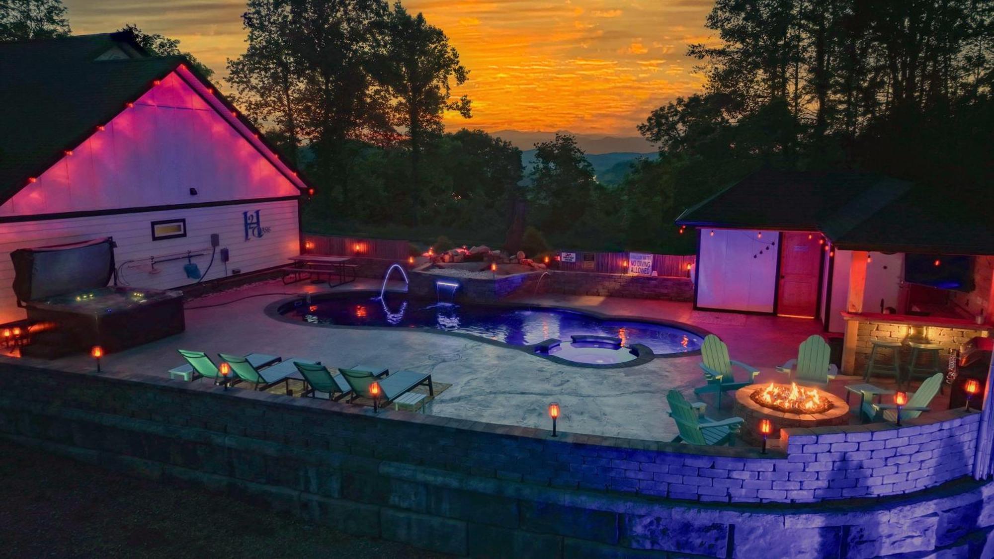 H2Oasis Incredible Pool Retreat With Mountains Views! Villa Sevierville Bagian luar foto